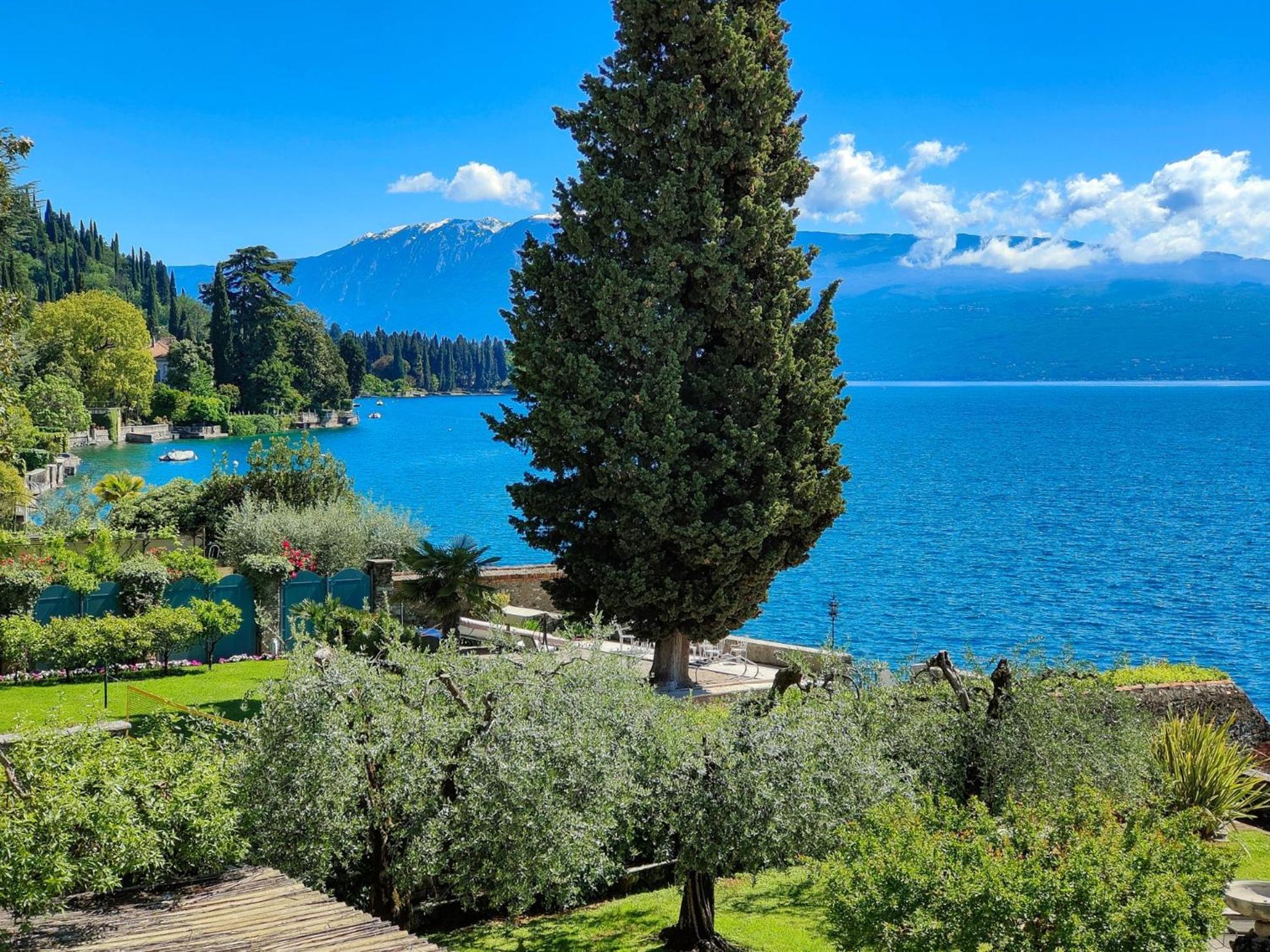 Luxury Lakeside Apartment Right On The Water Salò Exteriör bild