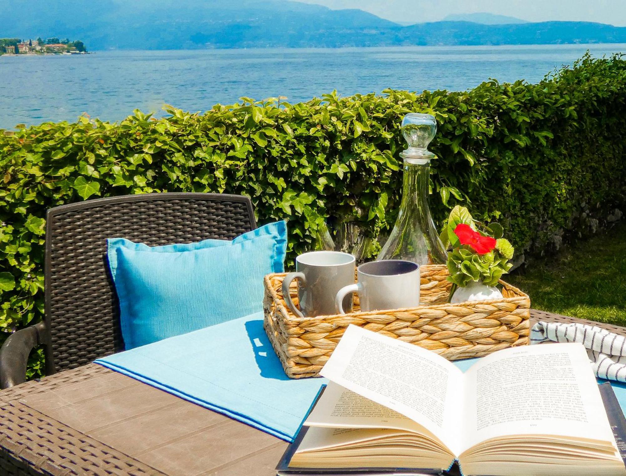 Luxury Lakeside Apartment Right On The Water Salò Exteriör bild