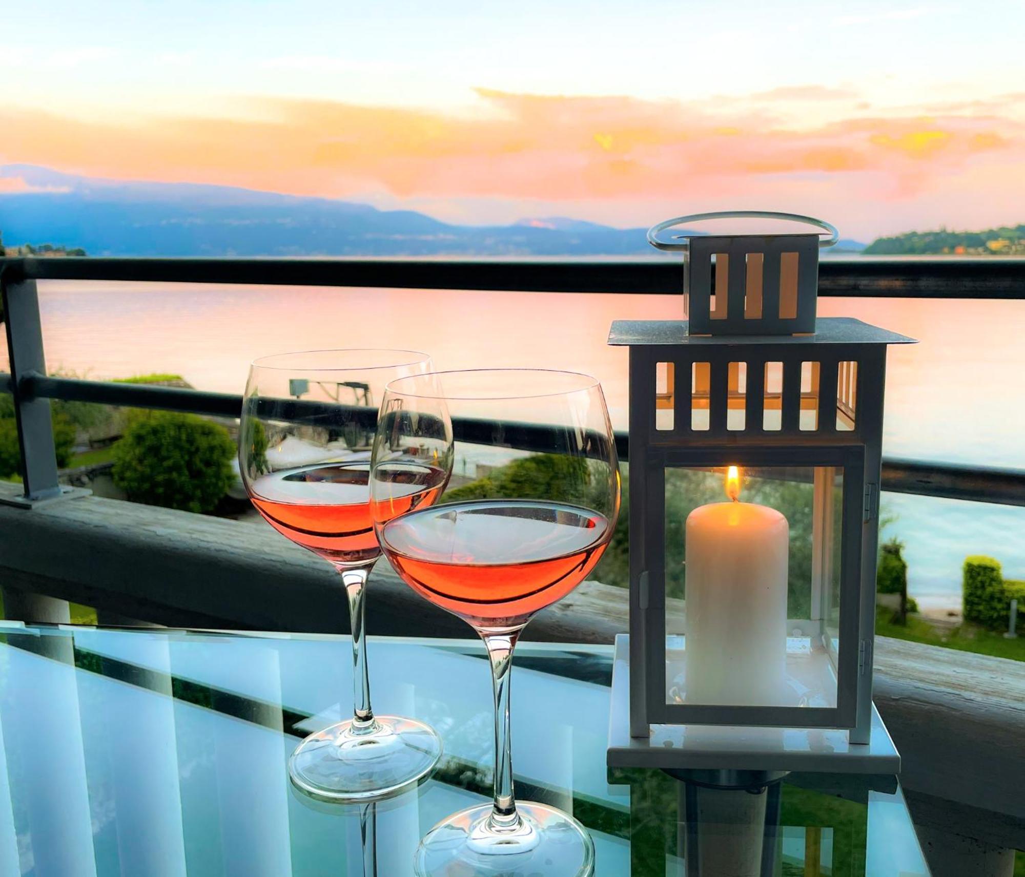 Luxury Lakeside Apartment Right On The Water Salò Exteriör bild